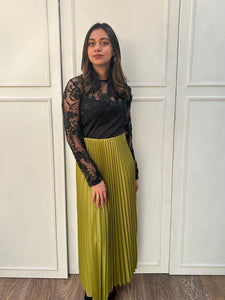 HUDAA PLEATED MIDI SKIRT