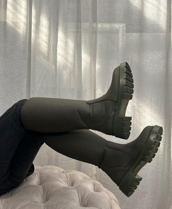 OLIVE KNEE LENGTH BOOTS