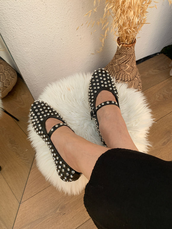 ARI STUDDED PUMPS