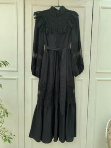AYAH LACE DRESS